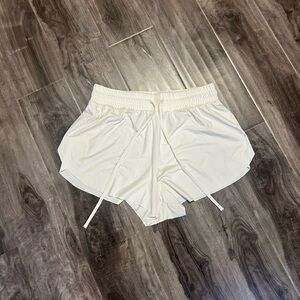 ARDENE women’s white flowy shorts